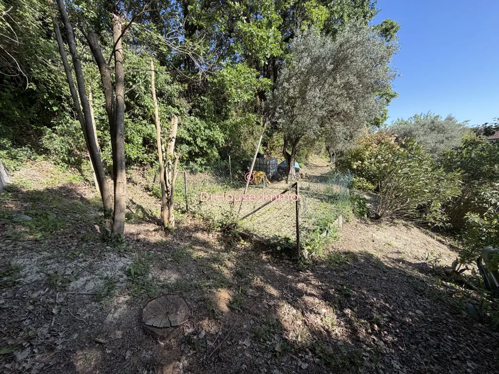 Jardin - Maison avec Piscine et Garage à Salindres