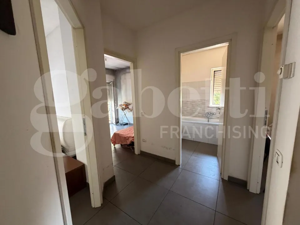 Esik - Modern Apartment with Balcony in Teramo