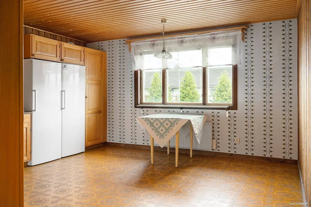 Salle à manger - Two-Storey Villa with Garden in Central Location