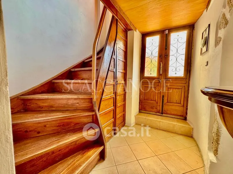 Pièces - Terraced House with Balcony in Valdilana