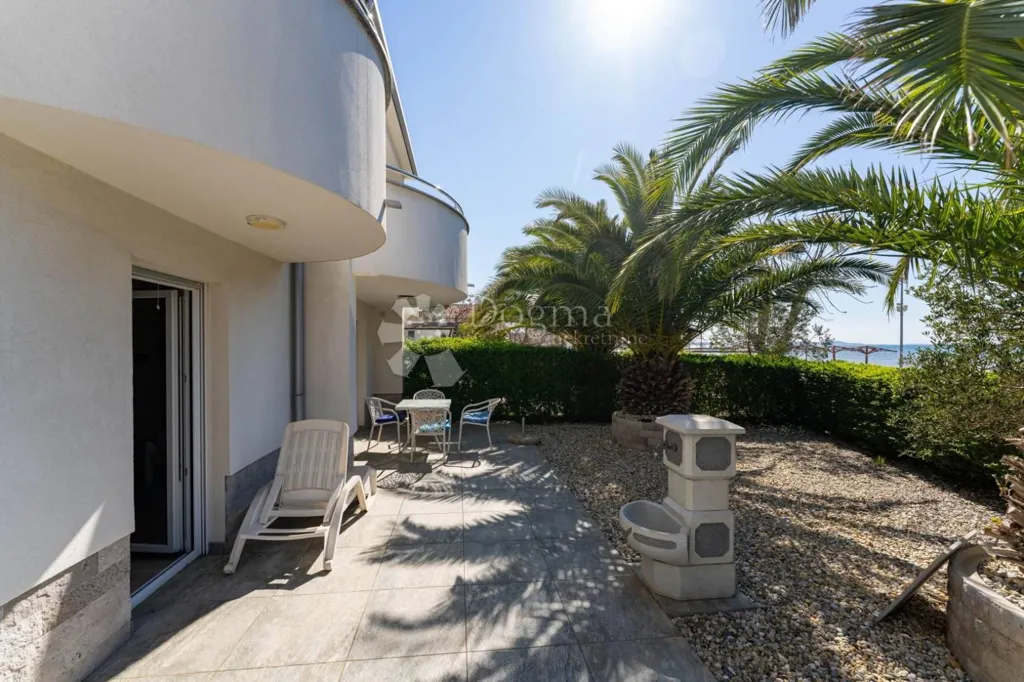 Terrazza - Modern House with Sea View in Zaton, Nin