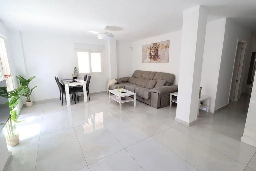 Séjour - 3-Bed Flat with Pool in El Acequión, Torrevieja