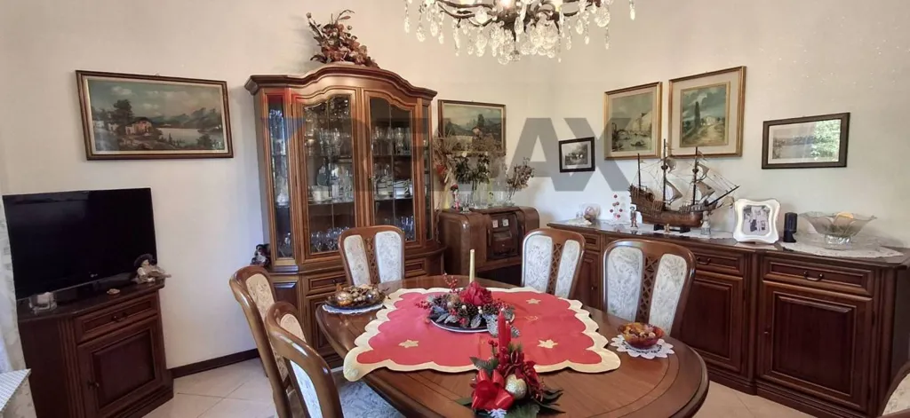 Sala da pranzo - Single-Level Villa with Private Garden in Paruzzaro