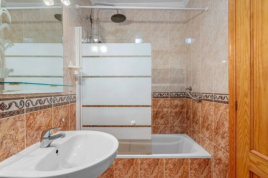 Salles de bain - Apartment with Pool and Terrace in La Mata
