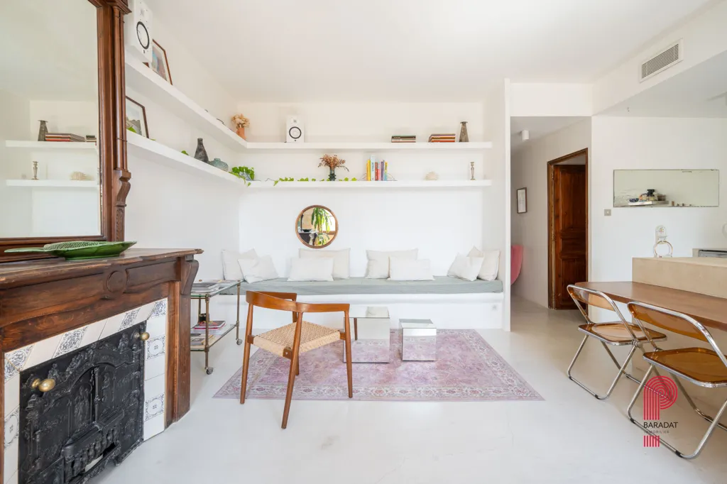 Séjour - Appartement Rénové avec Terrasse à Marseille