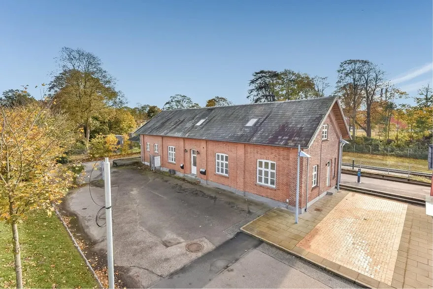 Vista aerea - Renovated Station Building with Office Space in Bording