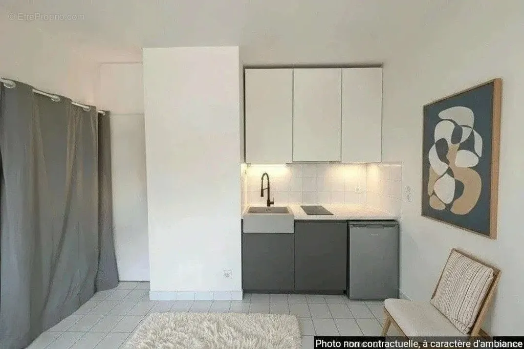 Cucina - Studio with Market Square View in Le Vésinet