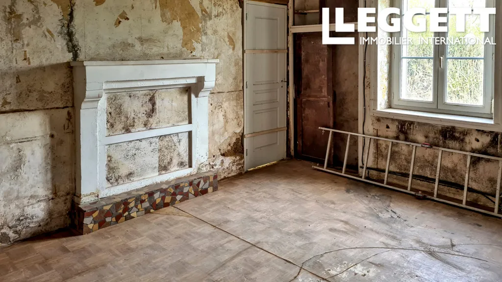 Toad - Renovatable House with Garden in Bernesq