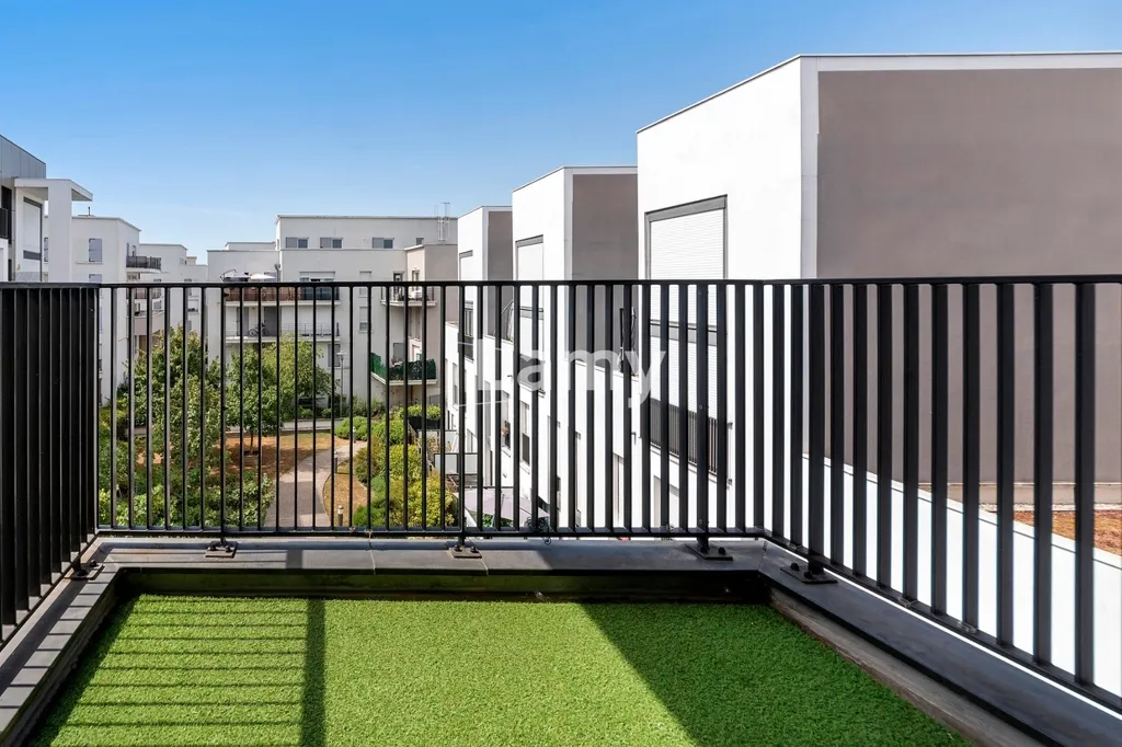 Balcone - 3-Bedroom Apartment with Balcony in Juvisy