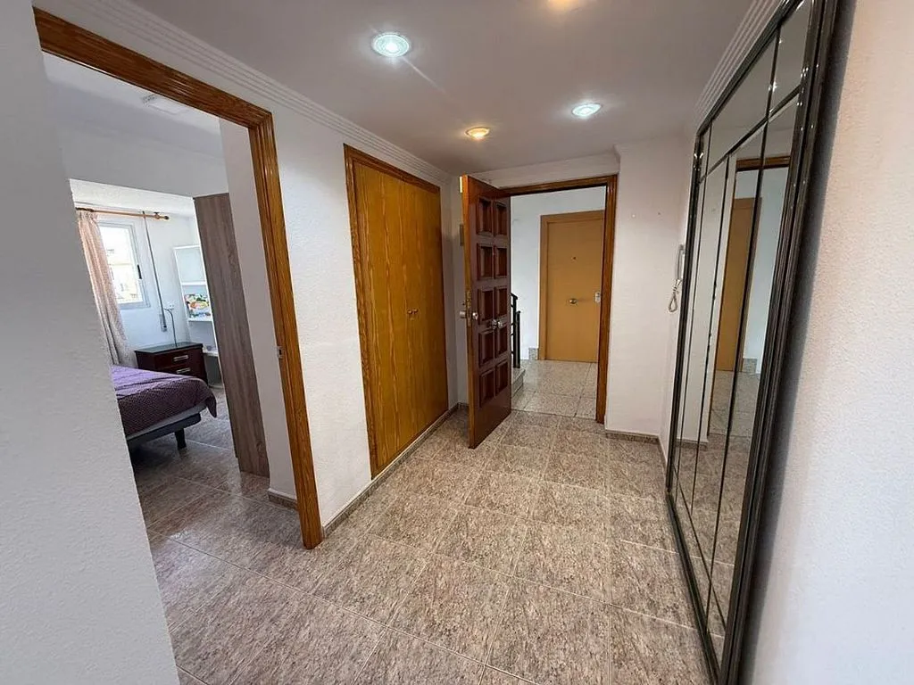 Esik - Apartment with Balcony in Raval, Valencia