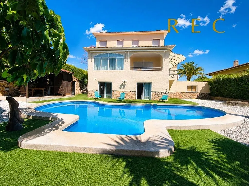 Bassein - Chalet with Pool and Terrace in Coblanca
