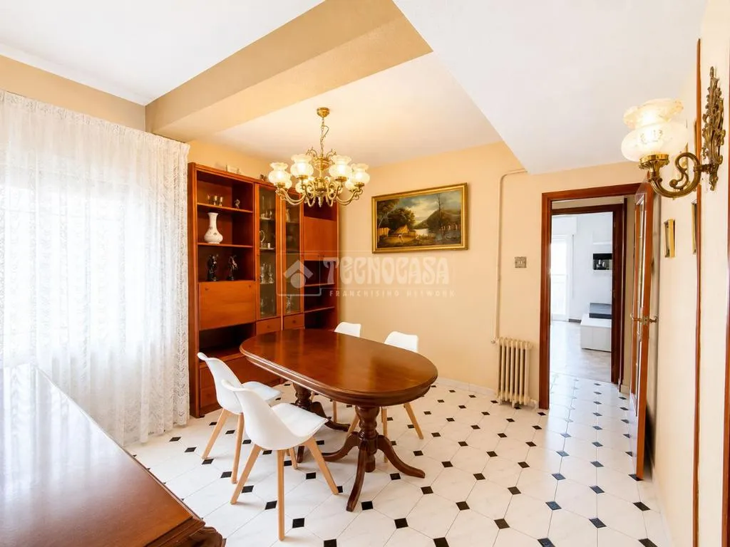 Dining Room - Apartment with Terrace in Usera, Madrid