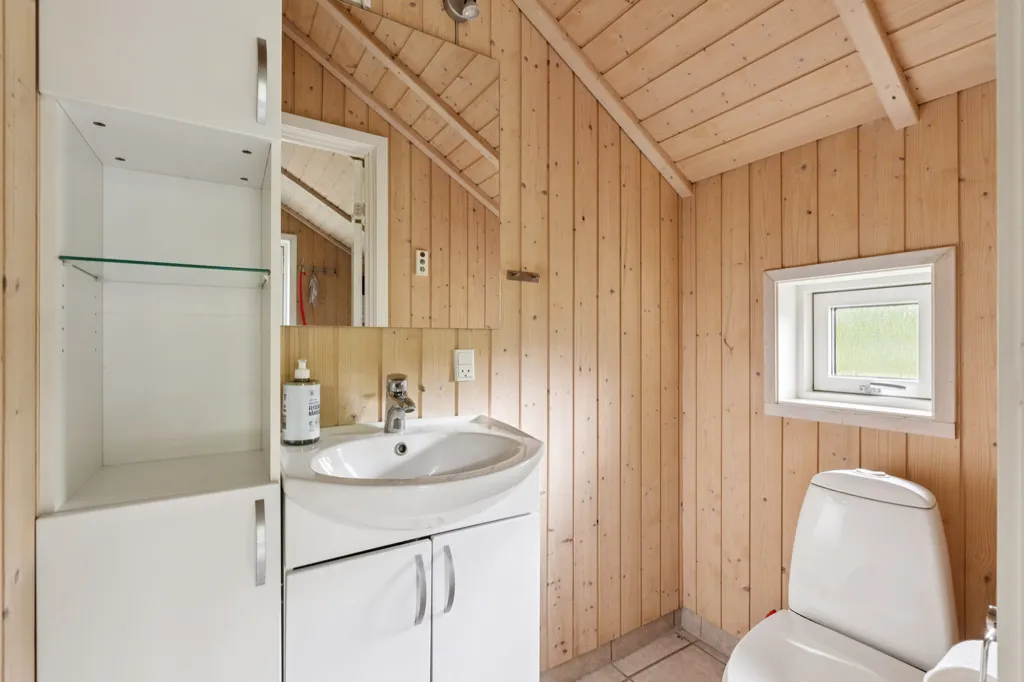 Bagni - Summer House with Garden in Rønde