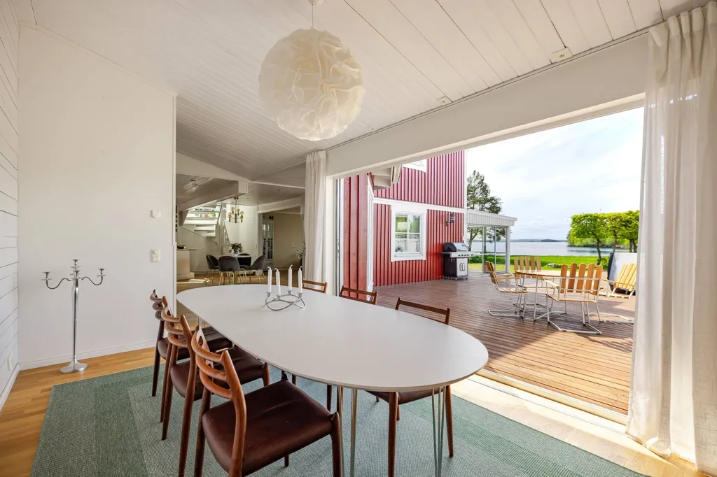 Salle à manger - Villa with Lake View in Falun