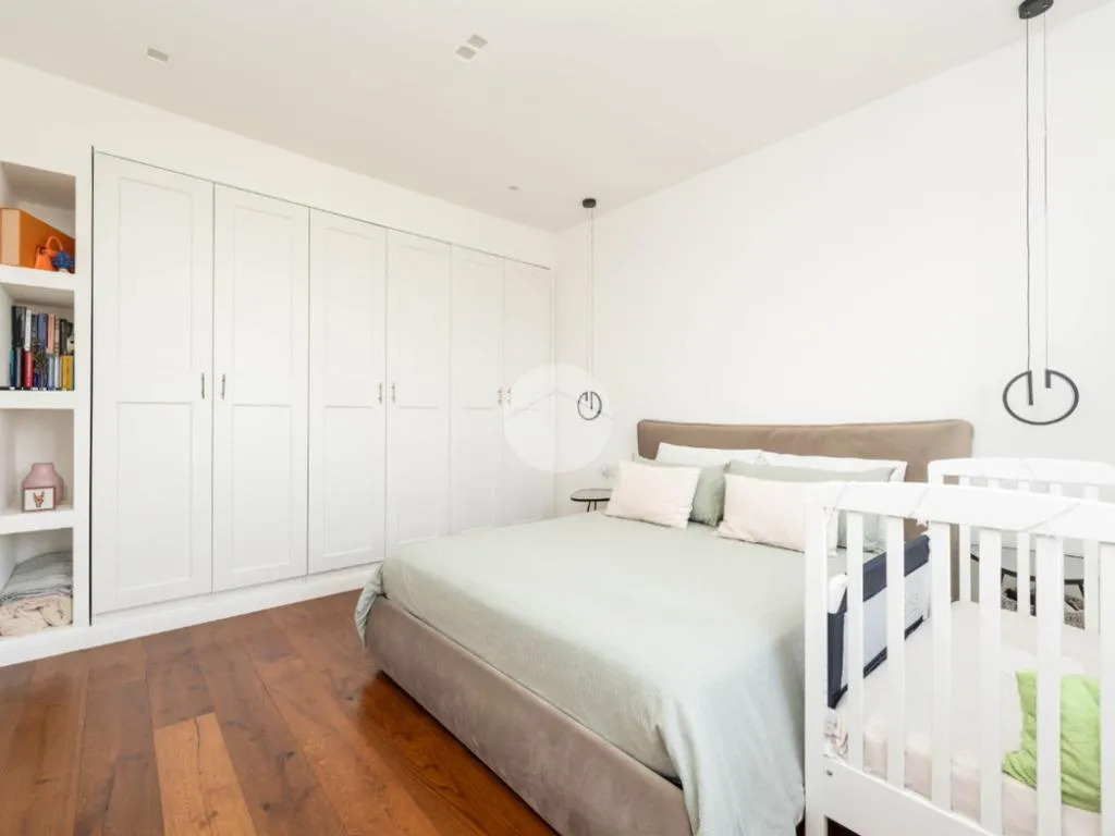 Chambres - Fully Furnished Triplex with Balcony in Pero