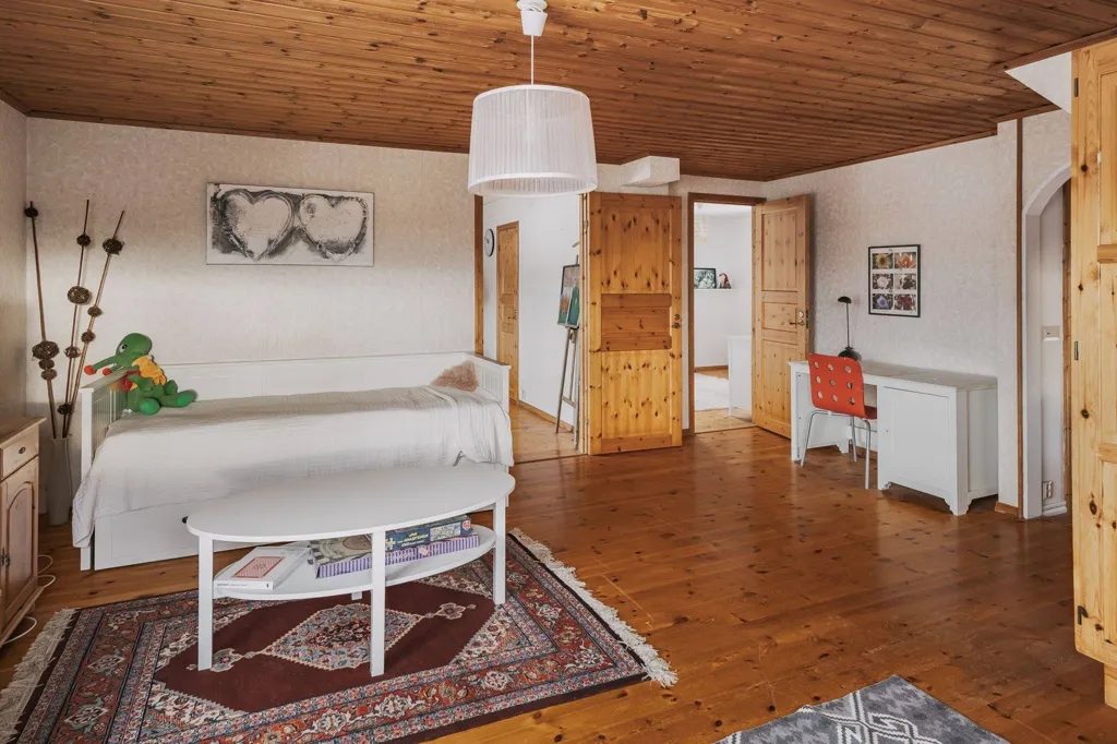 6-toaline maja asukohas Skövde kommun