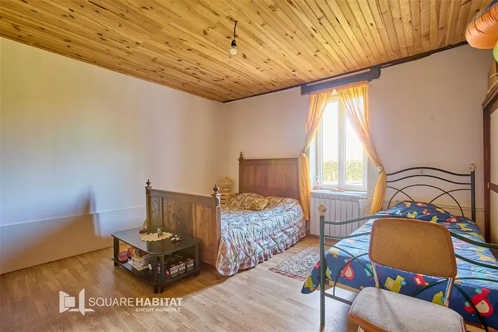 Magamistoad - 7-Piece House with Pool in Estigarde