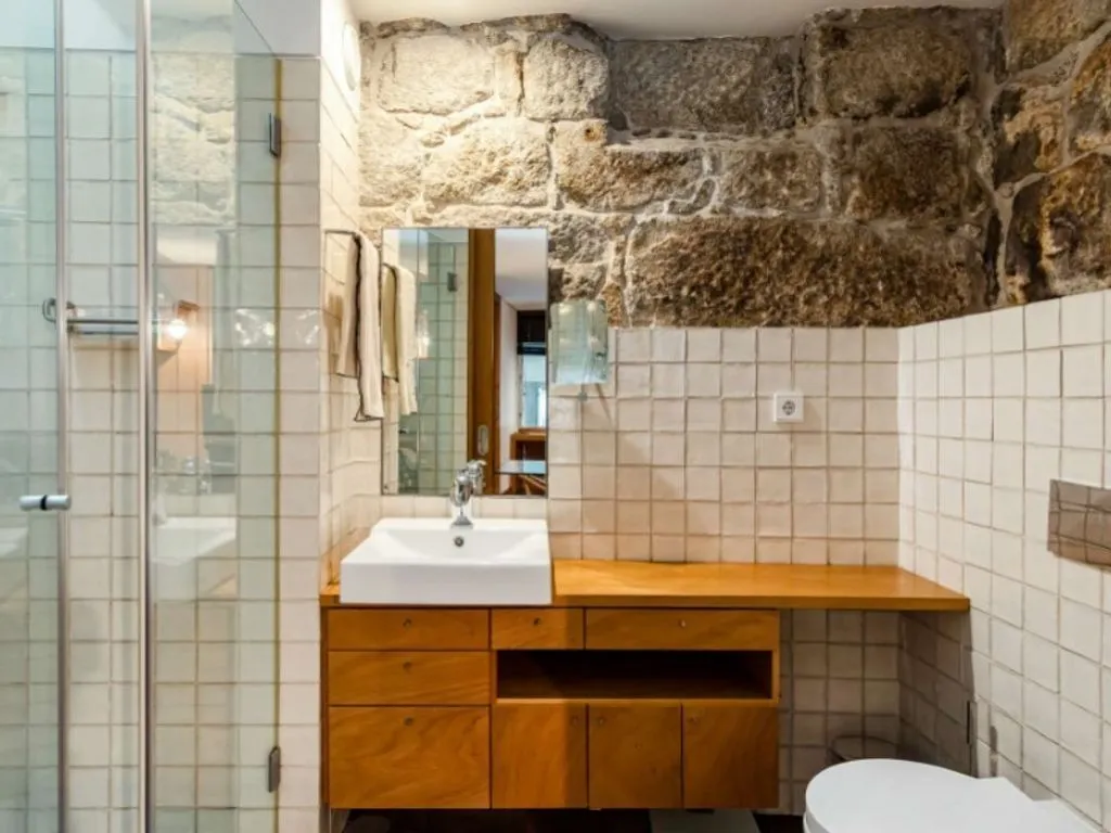 Bathrooms - Luxury Apartment with Pool in Porto