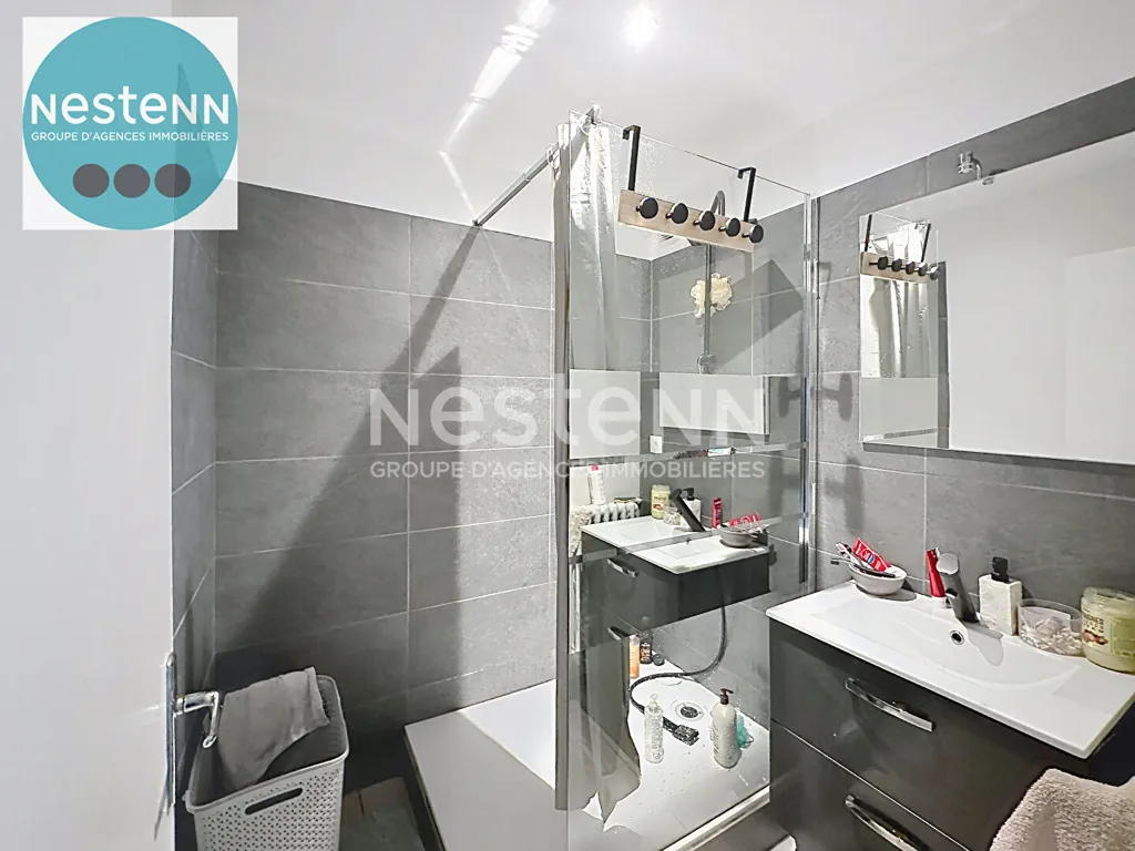 Salles de bain - Appartement avec Balcon et Vue Dégagée à Blois