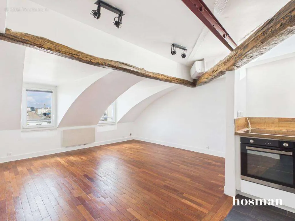 Toad - 2-Bedroom Parisian Flat with Rooftop View