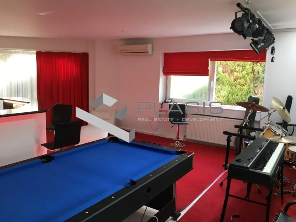 Pièces - Ground Floor Flat with Garden in Voula Centre
