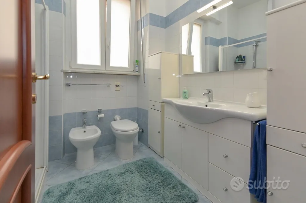 Vannitoad - Single Room in Refined Flat with Mountain View