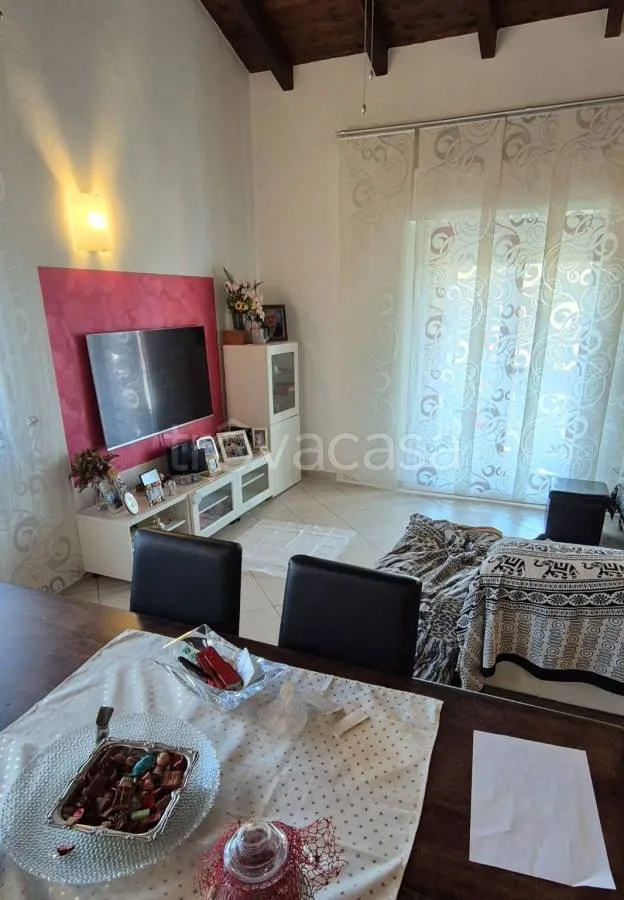 Soggiorno - Rustic Bifamily Villa with Garden in Trecate