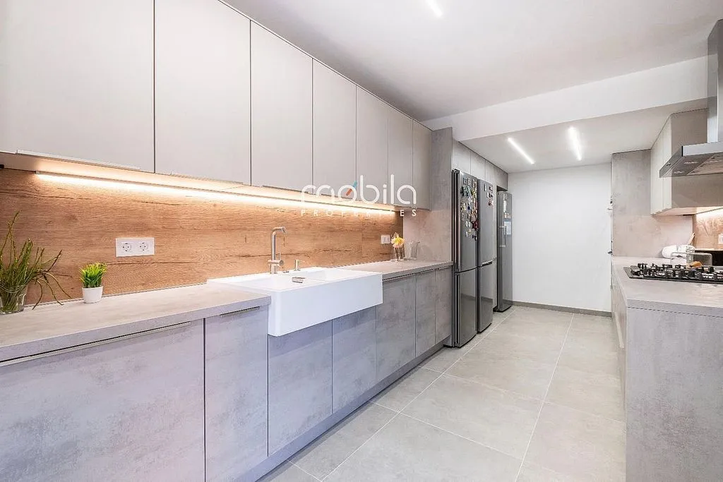 Cuisine - Contemporary House with Pool in Bellaterra
