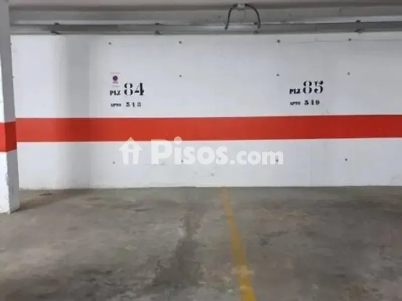 Garage - 1-Bed Apartment with Pool on Avenida Del Decano