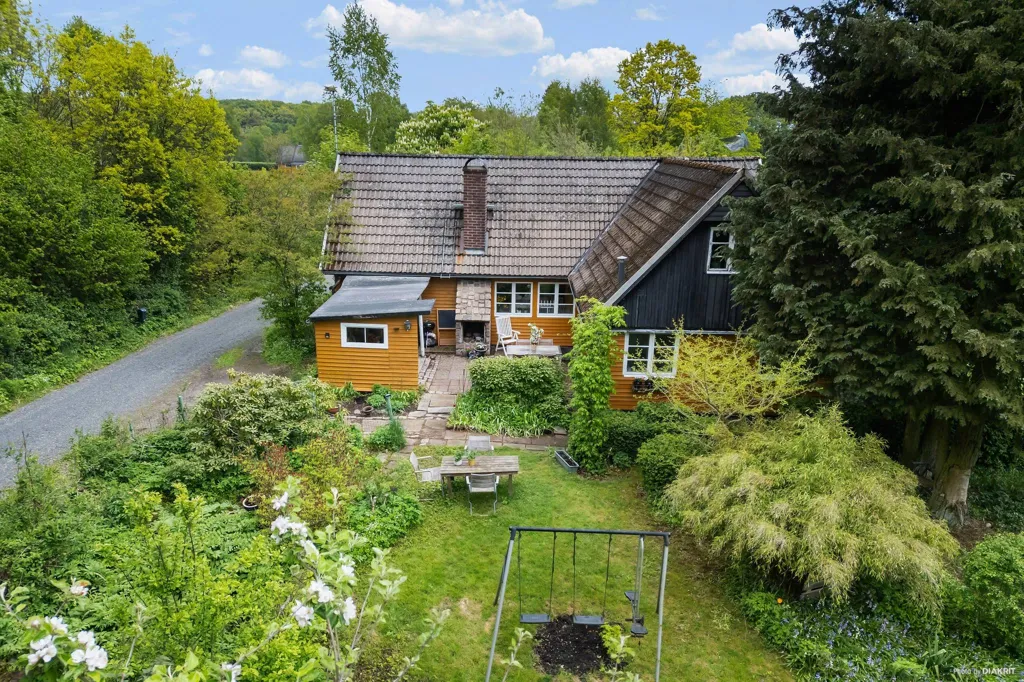 Vue aérienne - Charming Yellow Cottage with Orchard in Scania