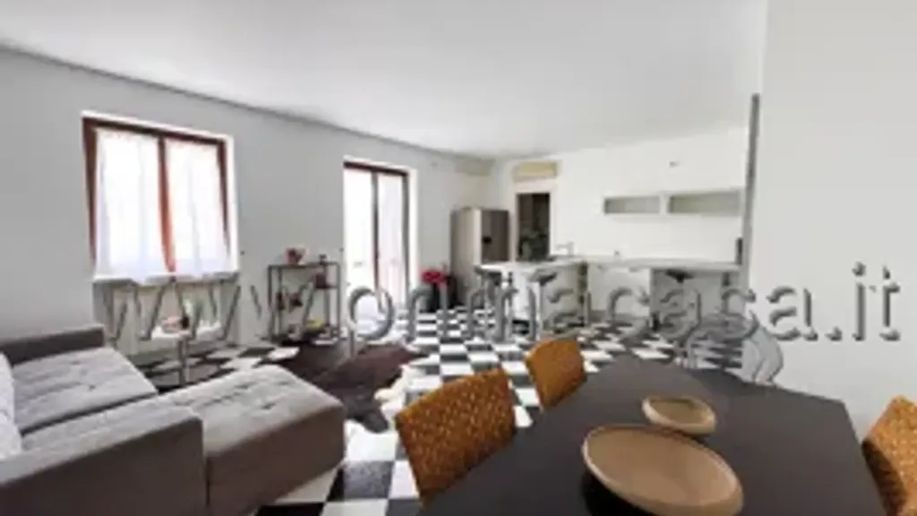 Séjour - Trilocale with Garage in Casalromano