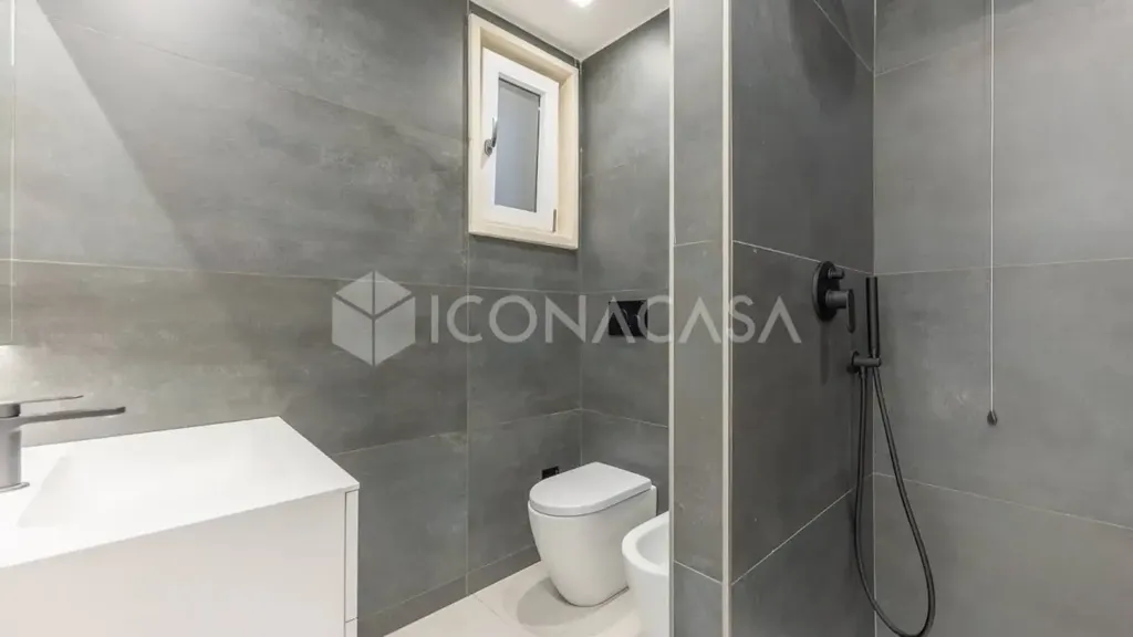 Salles de bain - Luxury Apartment with Terrace in Guidonia Montecelio