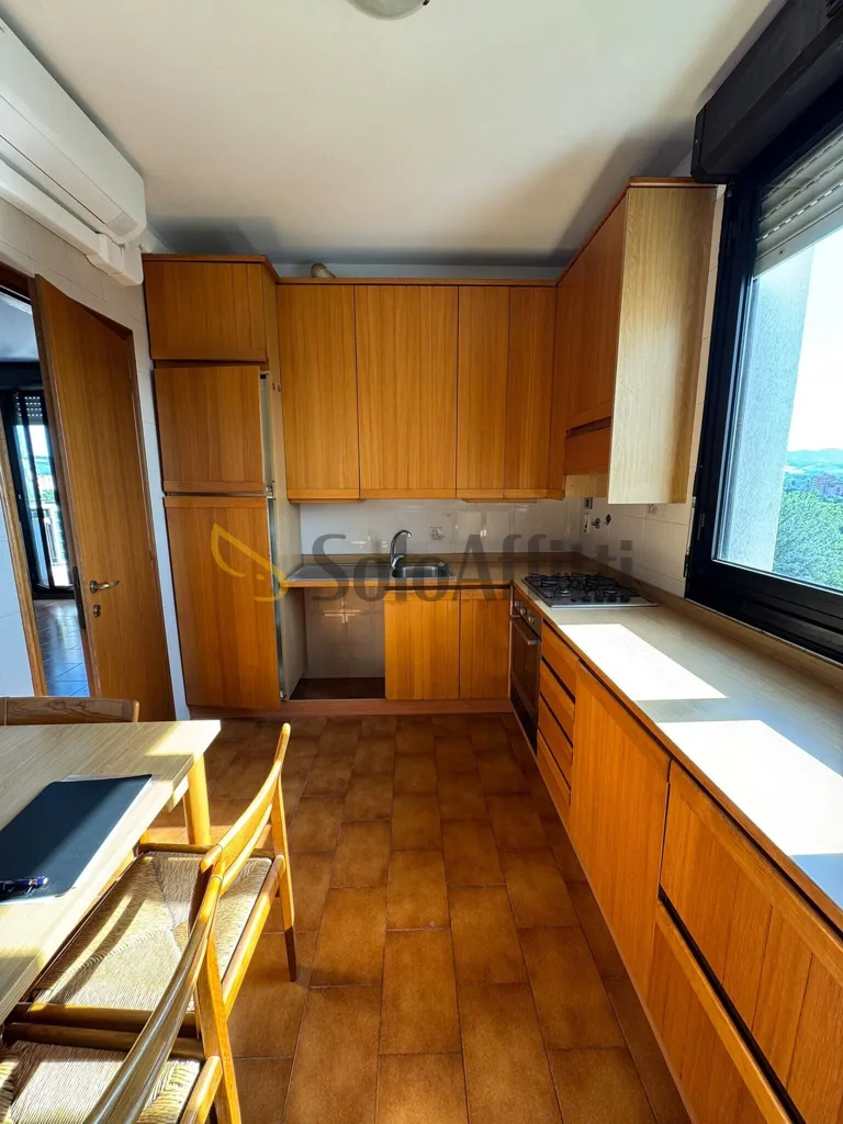 Cuisine - Spacious 4-Bedroom Apartment in Santa Viola