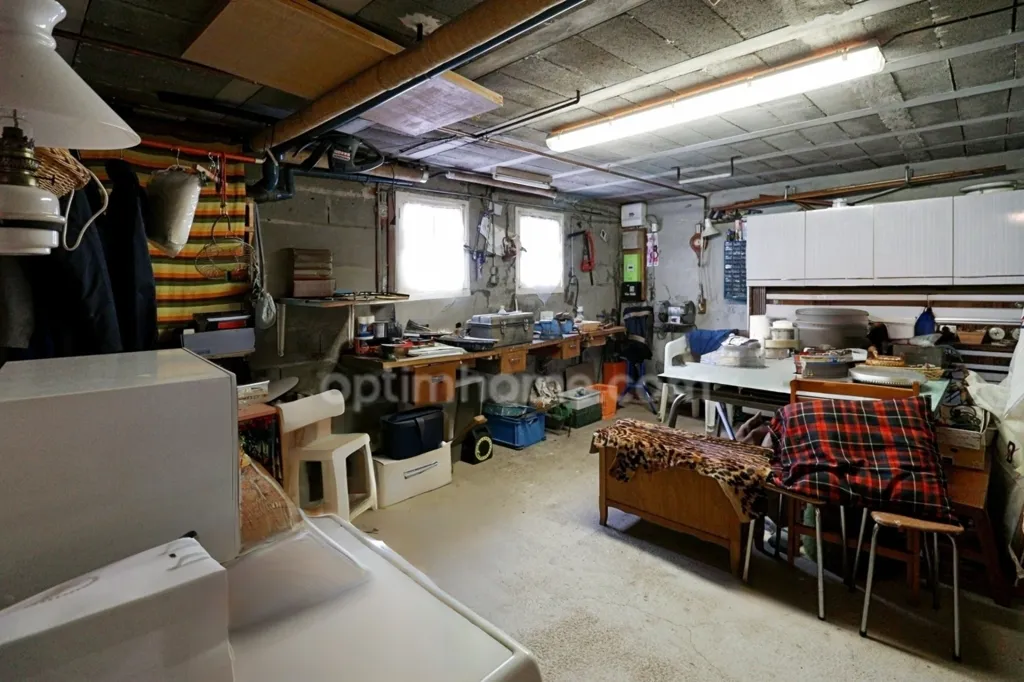 Buanderie - Maison 4 Chambres avec Sous-Sol Aménagé à Magnac Laval