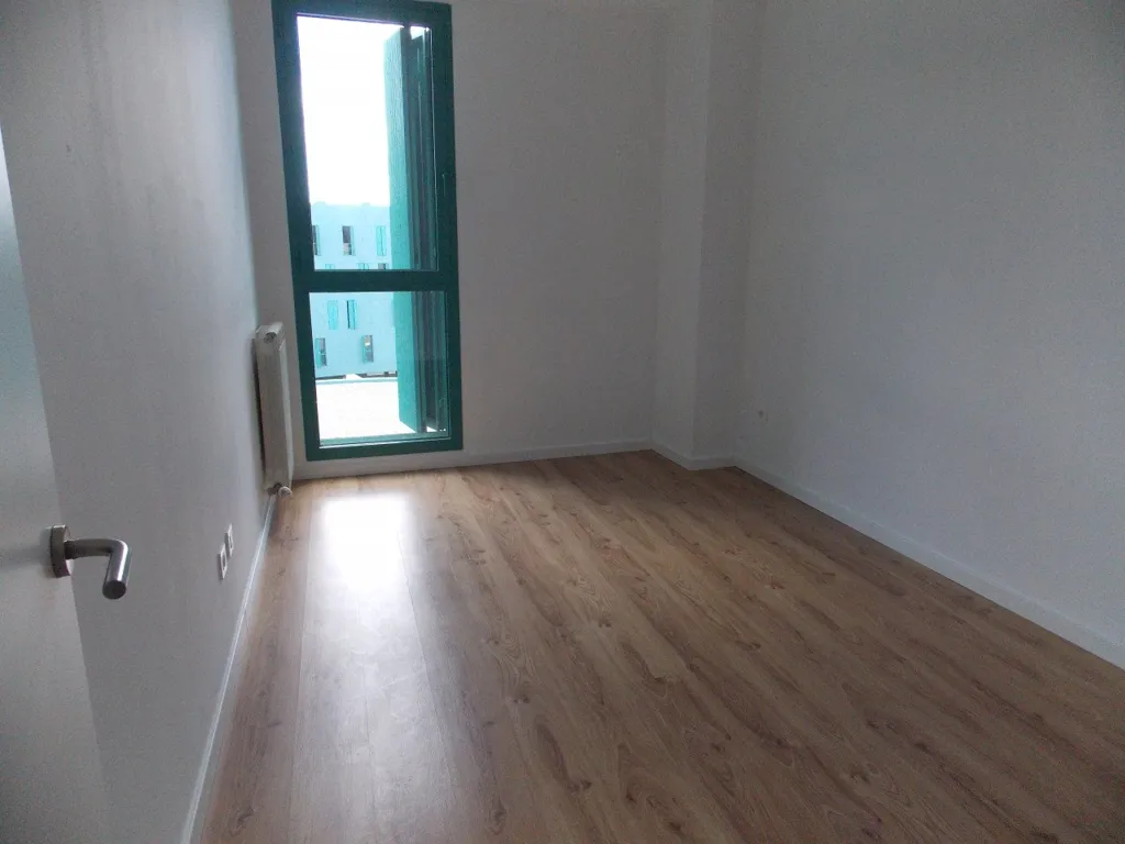Toad - New Flat with Parking in Logroño