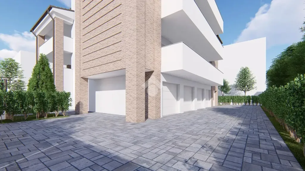 Modern-Classic Quadrilocale with Garden in Carpi