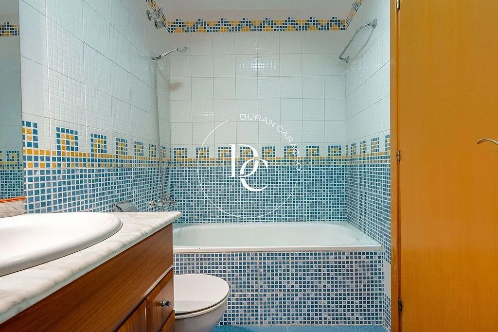 Salles de bain - Top-Floor Apartment with Pool in Can Pei