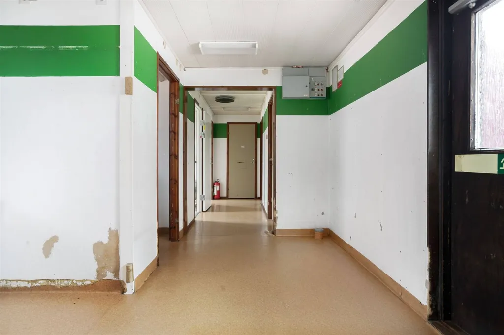 Entrée - Multi-Functional Property with Parking in Stöde