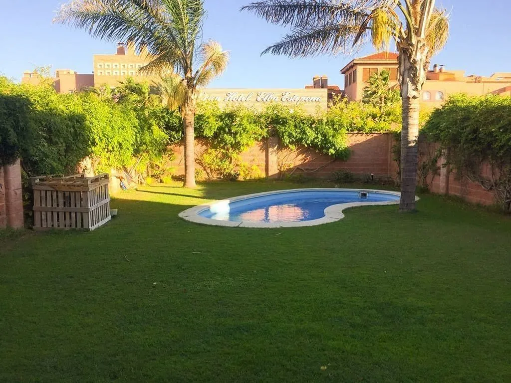 Jardin - Linked Chalet with Sea View in Estepona