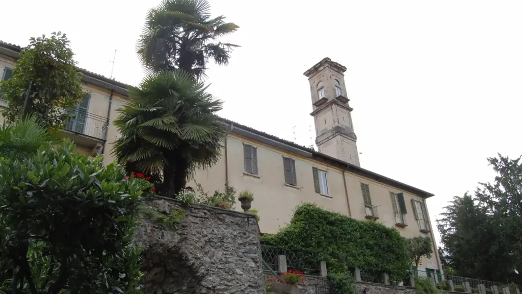 Esterno - Quadrilocale in Ex Convento, Lambrugo