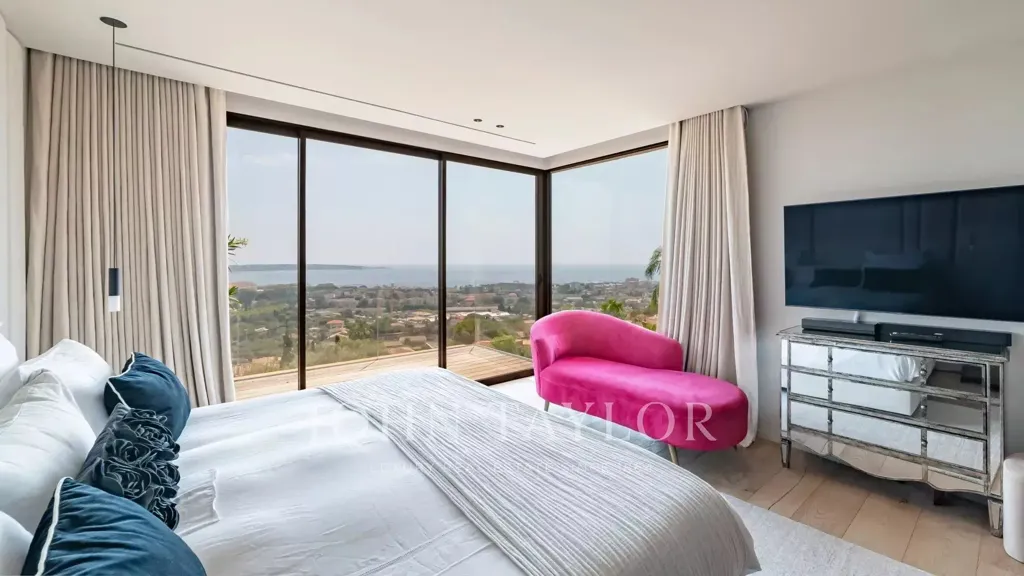 Chambres - Villa Luxueuse avec Vue Mer à Golfe-Juan
