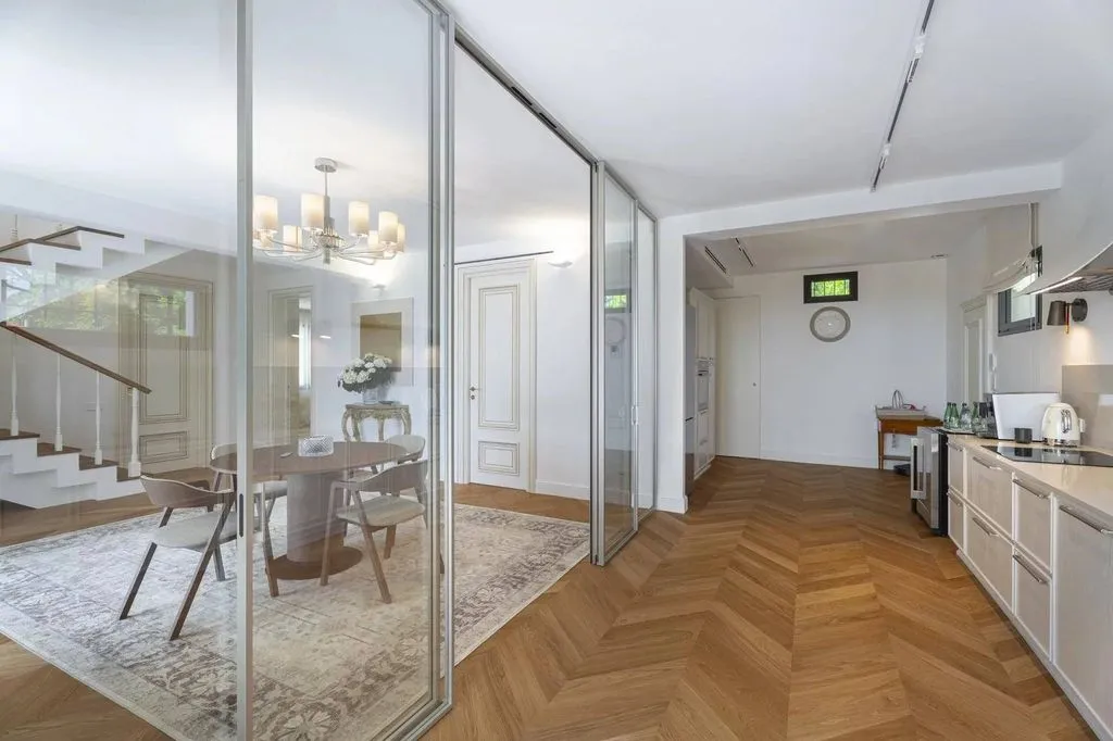 Dining Room - Luxury Villa with Sea View in Roquebrune-Cap-Martin