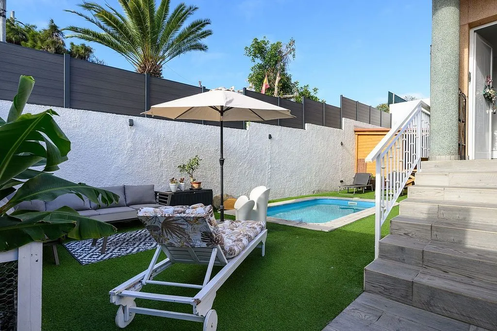 Bassein - Terraced House with Pool in Las Mesas