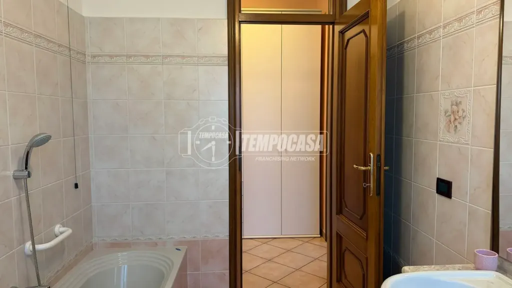 Salles de bain - Maison 8 pièces à IT