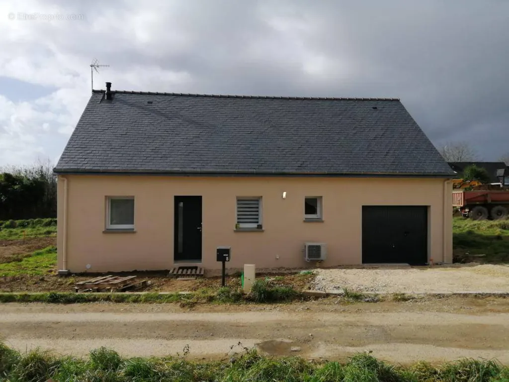 Maison à Dirinon