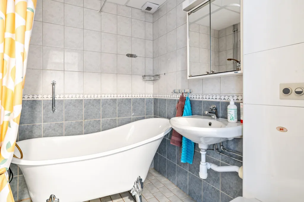 Vannitoad - One-Bedroom Flat with Balcony in Herrhagen