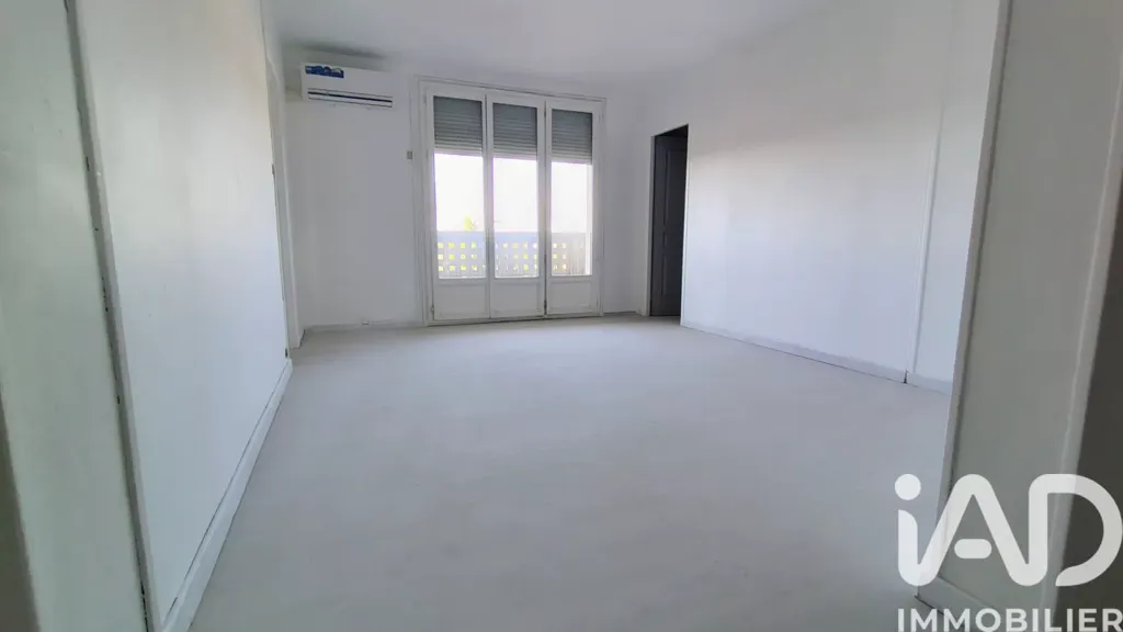 Toad - Apartment with Balcony in Secure Residence