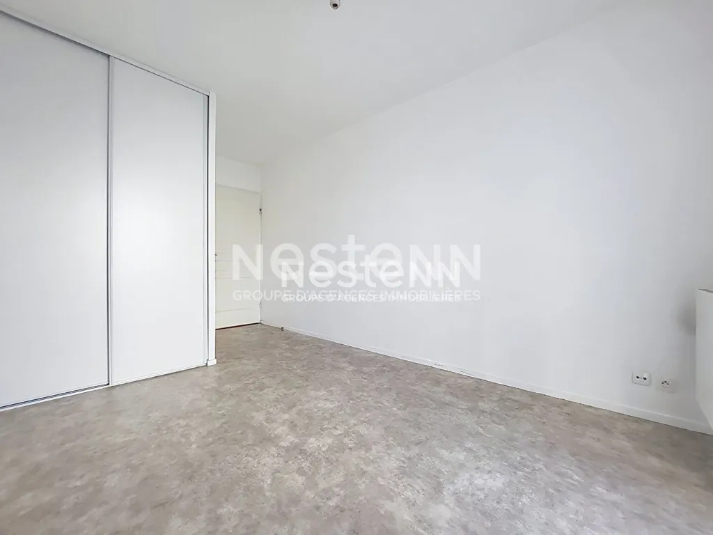 Chambres - Appartement 3 Pièces avec Balcon à Saint-Cyr-l'École