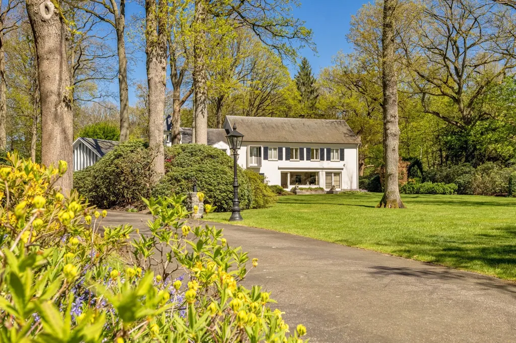Aed - Castle Villa with Indoor Pool in Schilde