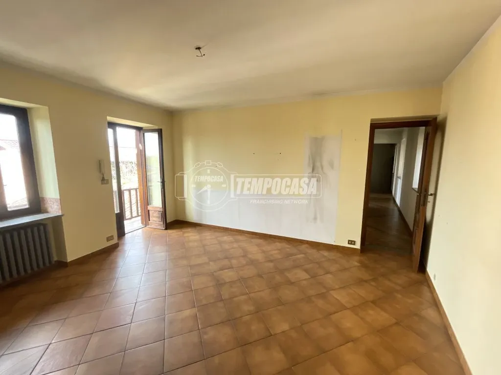 Living Room - Bifamiliar House with Private Courtyard in Agliè